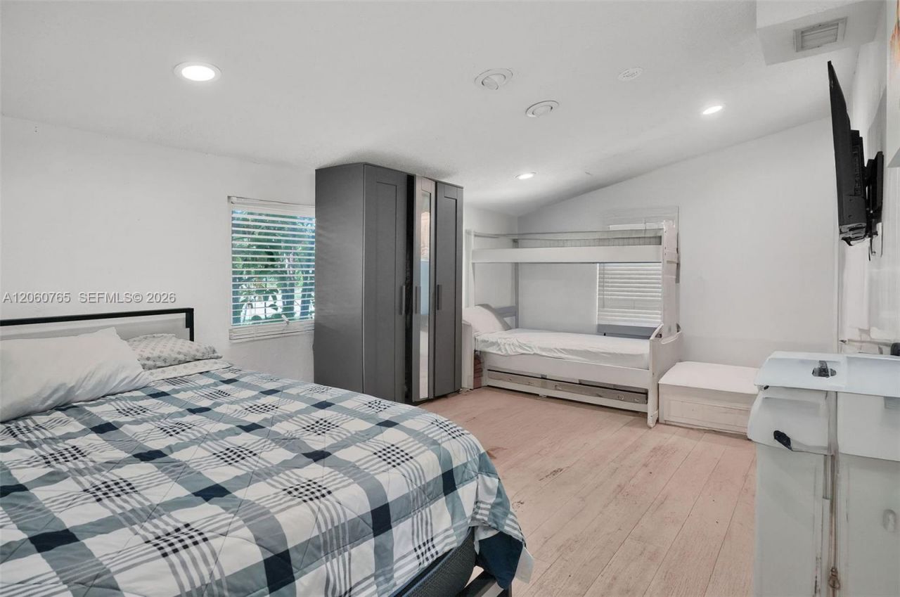 201 N 68th Way , Hollywood, FL 33024 Photo