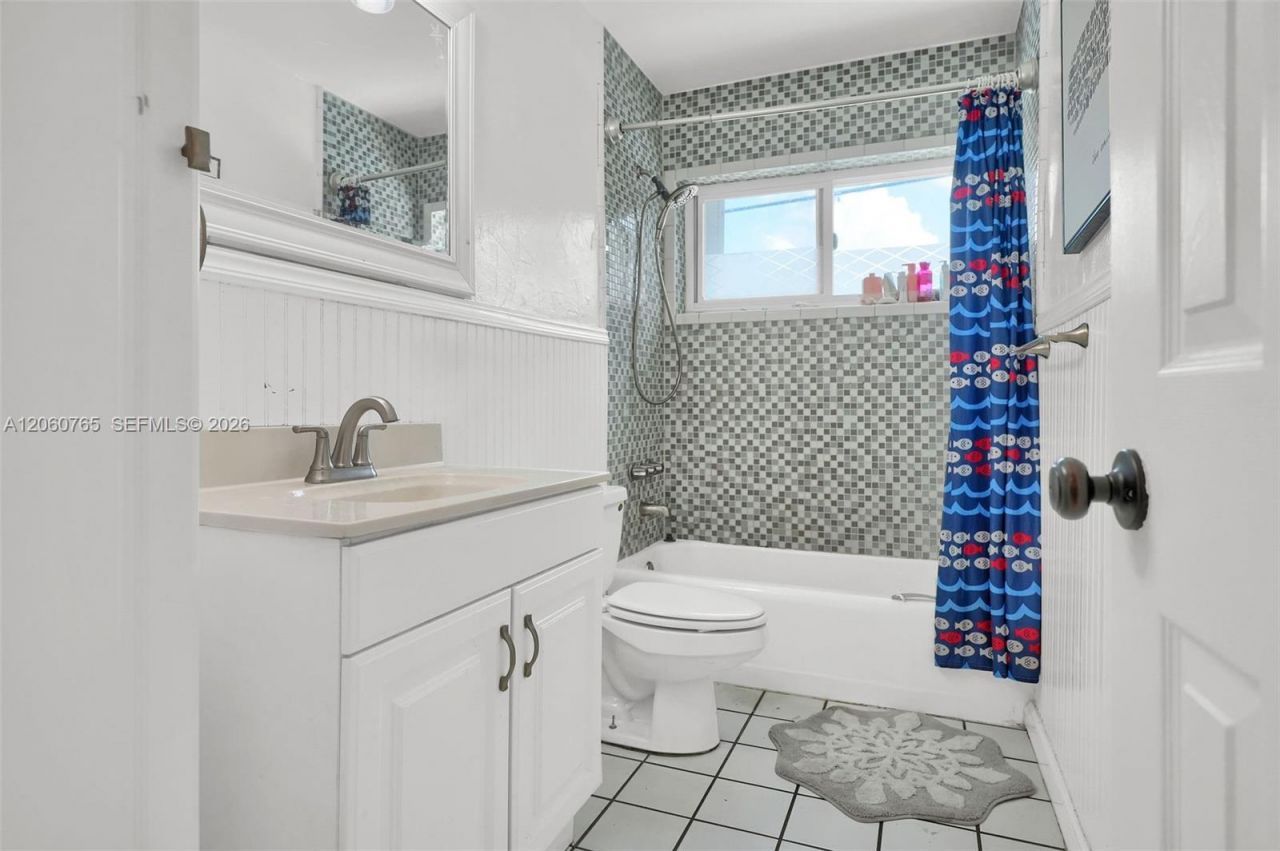 201 N 68th Way , Hollywood, FL 33024 Photo