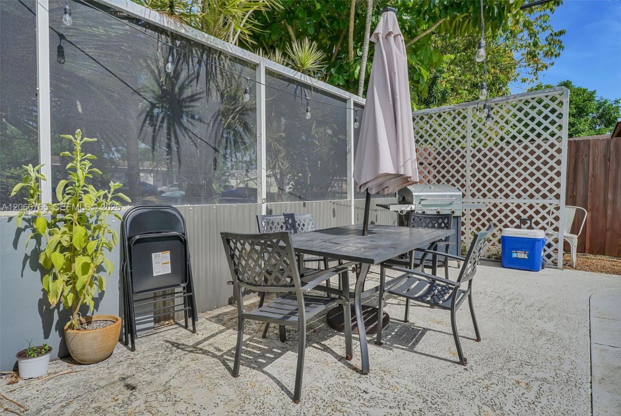201 N 68th Way , Hollywood, FL 33024 Photo
