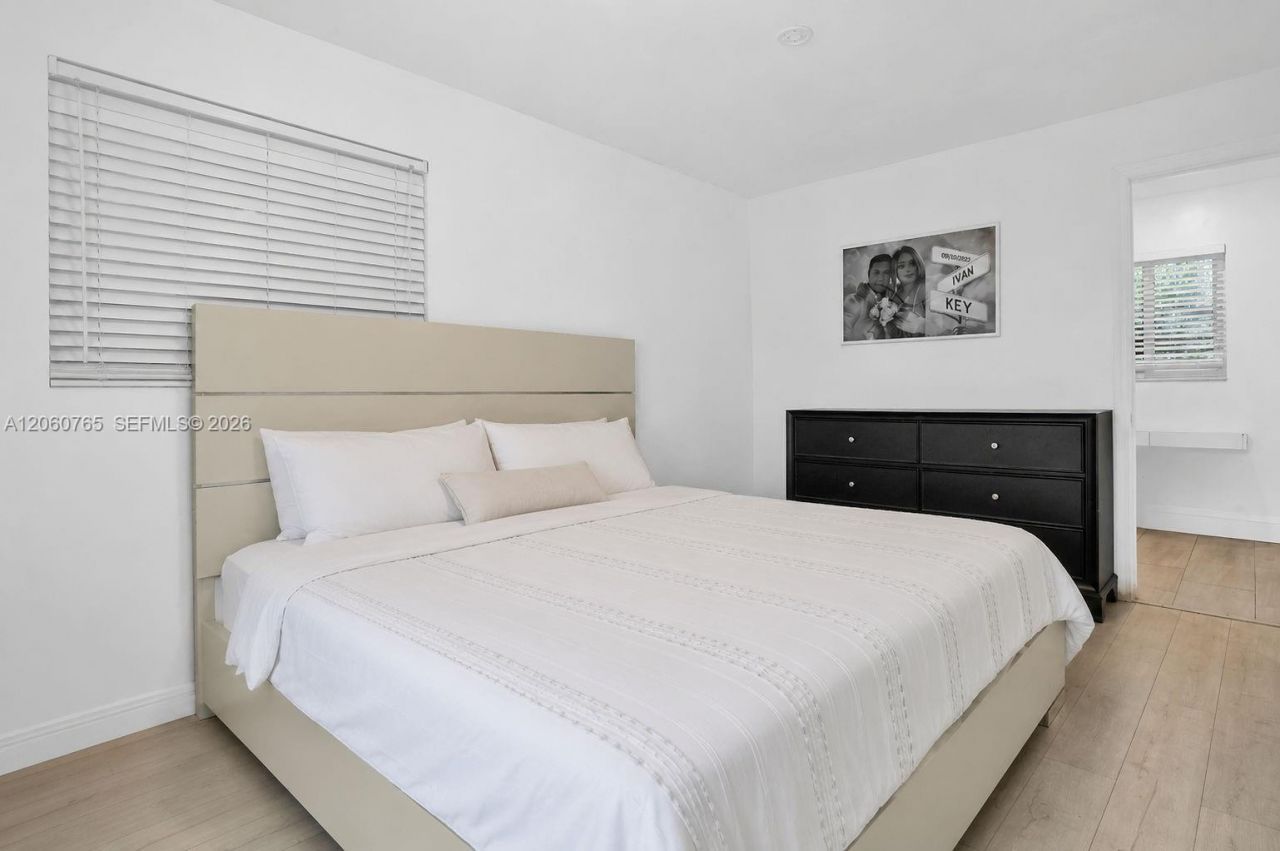 201 N 68th Way , Hollywood, FL 33024 Photo