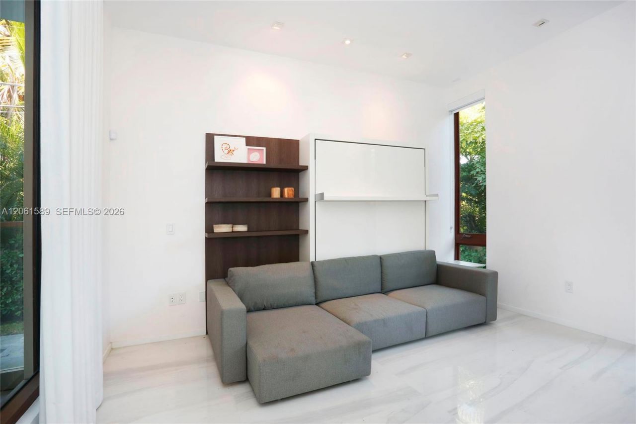 121 Buttonwood Dr, Key Biscayne, FL 33149 Photo