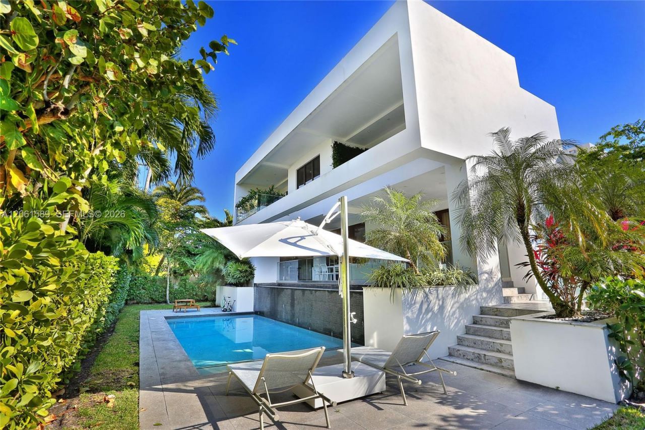 121 Buttonwood Dr, Key Biscayne, FL 33149 Photo