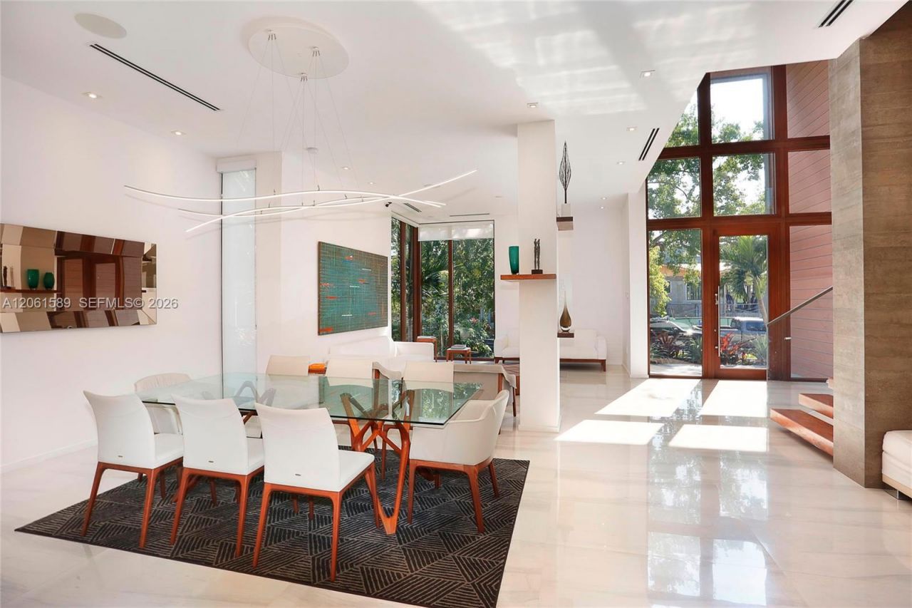 121 Buttonwood Dr, Key Biscayne, FL 33149 Photo