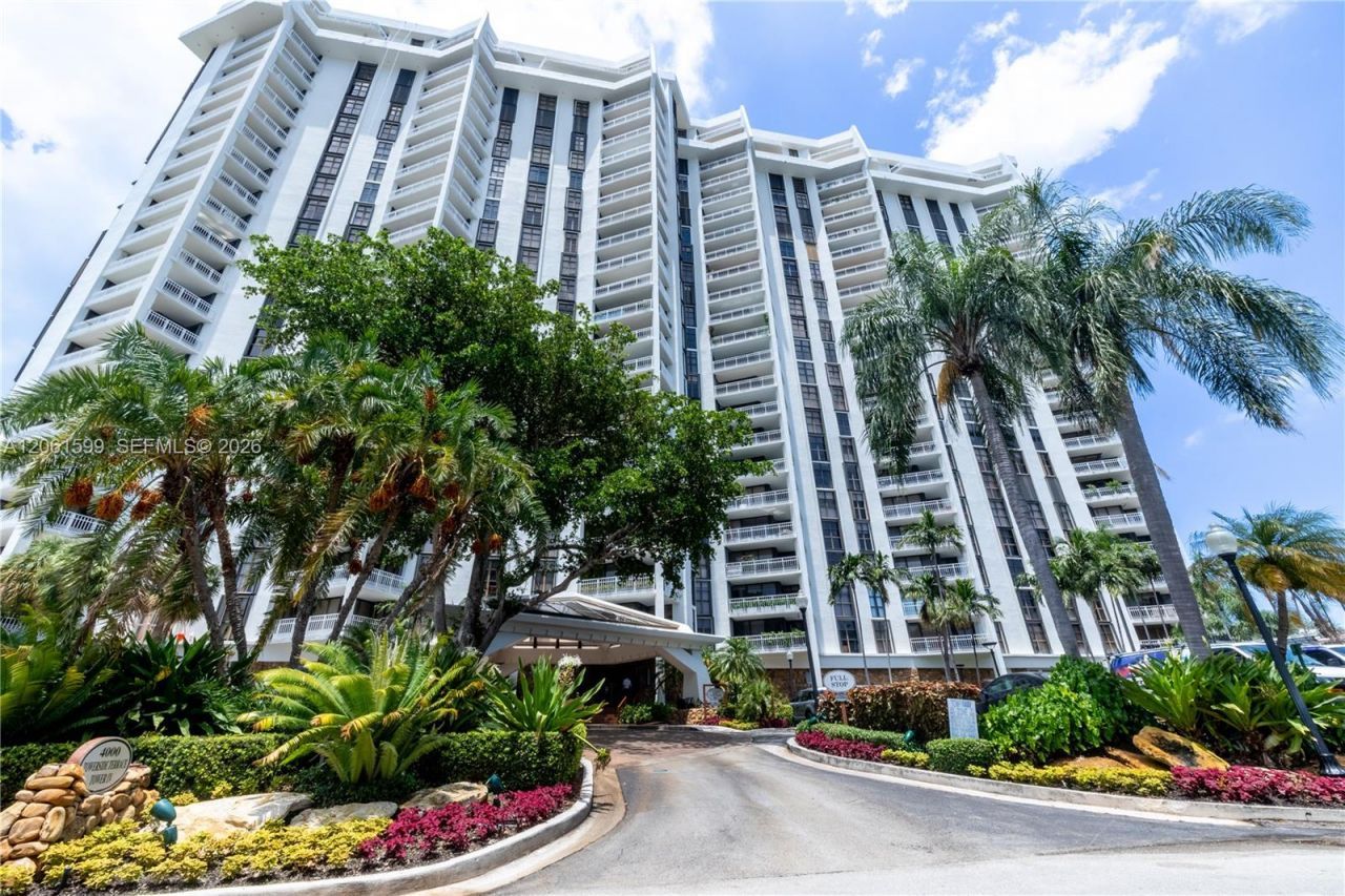 4000 Towerside Ter, Unit 2107, Miami, FL 33138 Photo