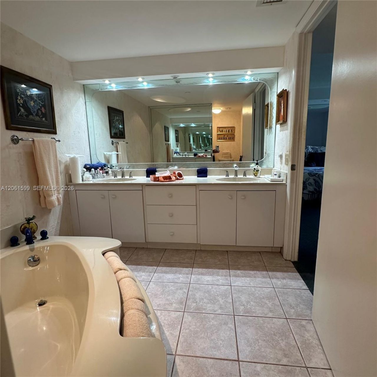 4000 Towerside Ter, Unit 2107, Miami, FL 33138 Photo