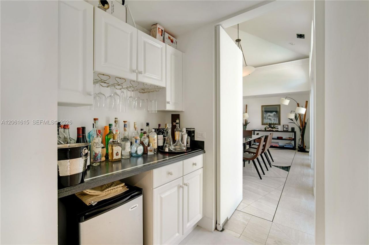 324 Caribbean Rd , Key Biscayne, FL 33149 Photo