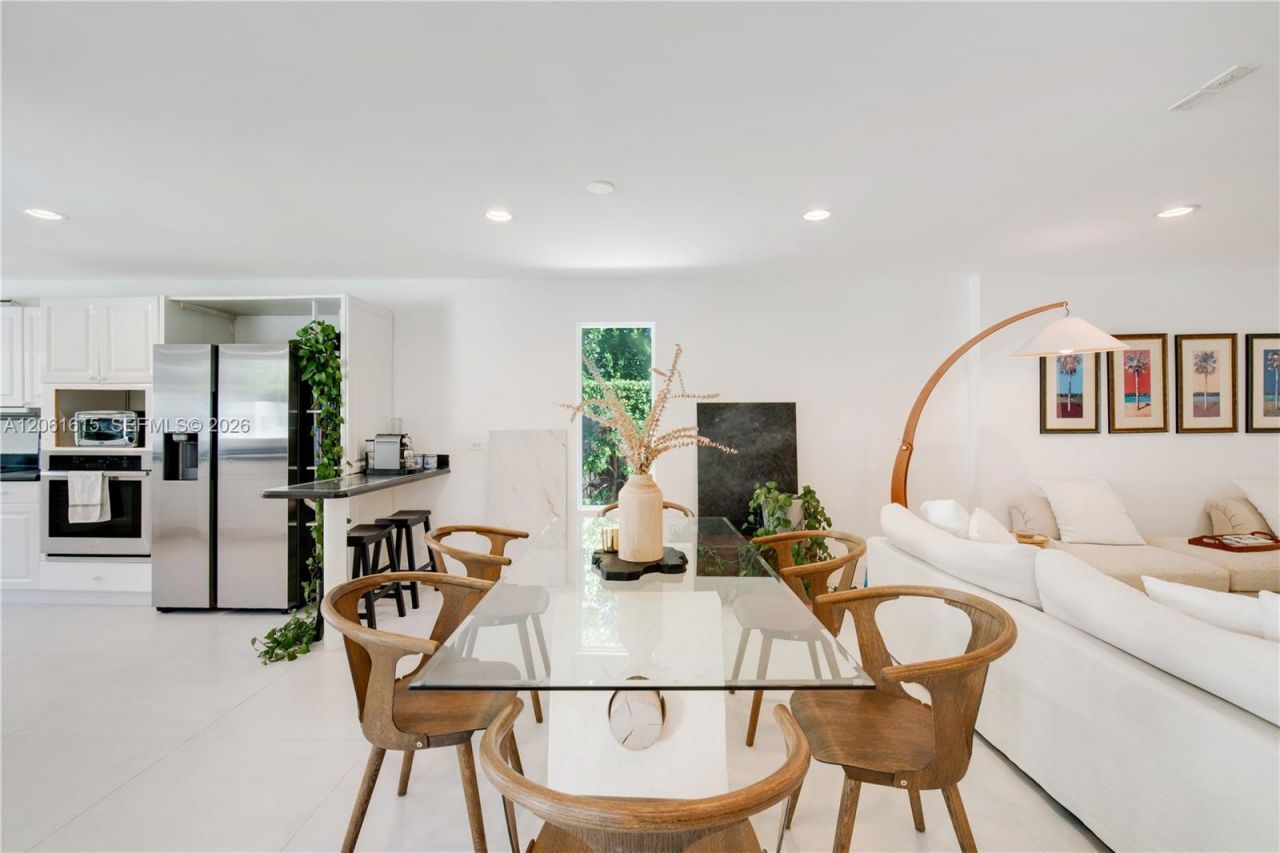 324 Caribbean Rd , Key Biscayne, FL 33149 Photo