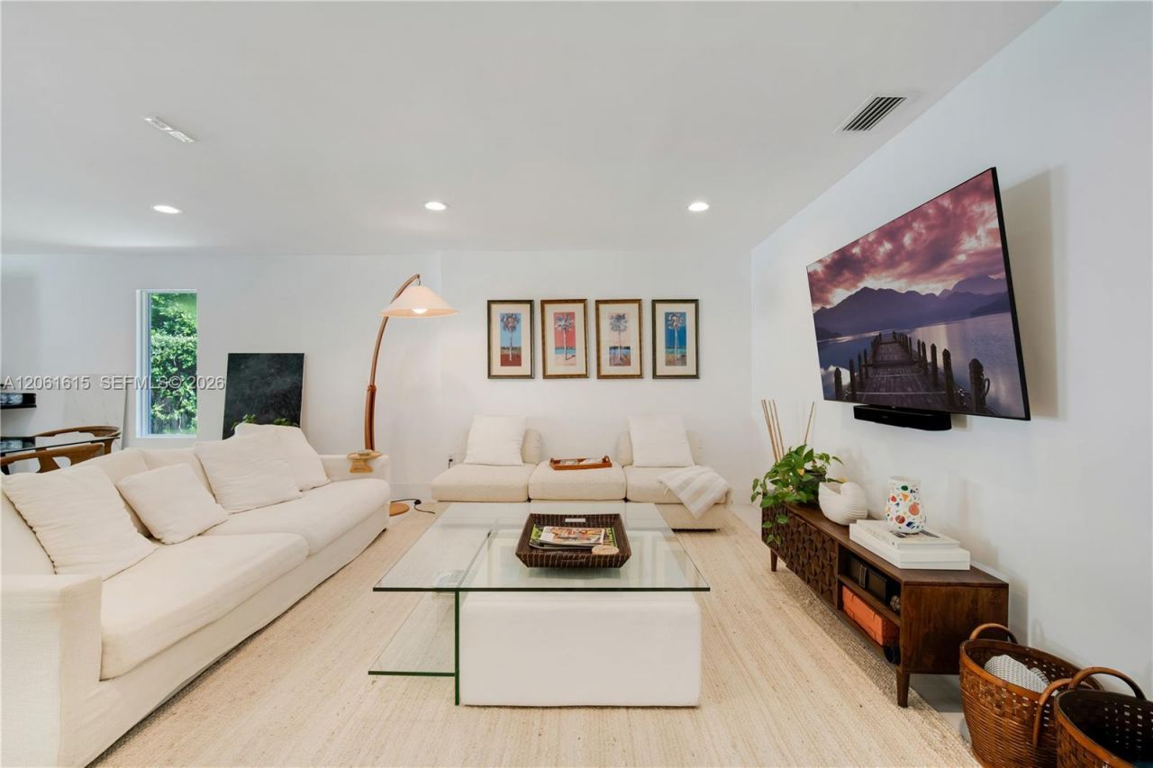324 Caribbean Rd , Key Biscayne, FL 33149 Photo