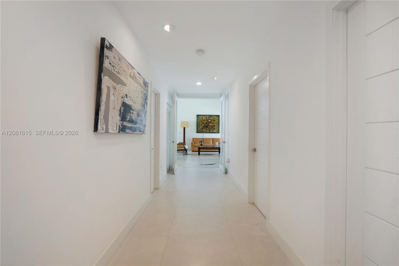 324 Caribbean Rd , Key Biscayne, FL 33149 Photo