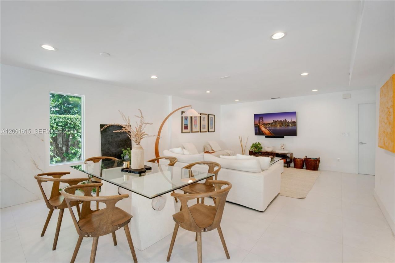 324 Caribbean Rd , Key Biscayne, FL 33149 Photo