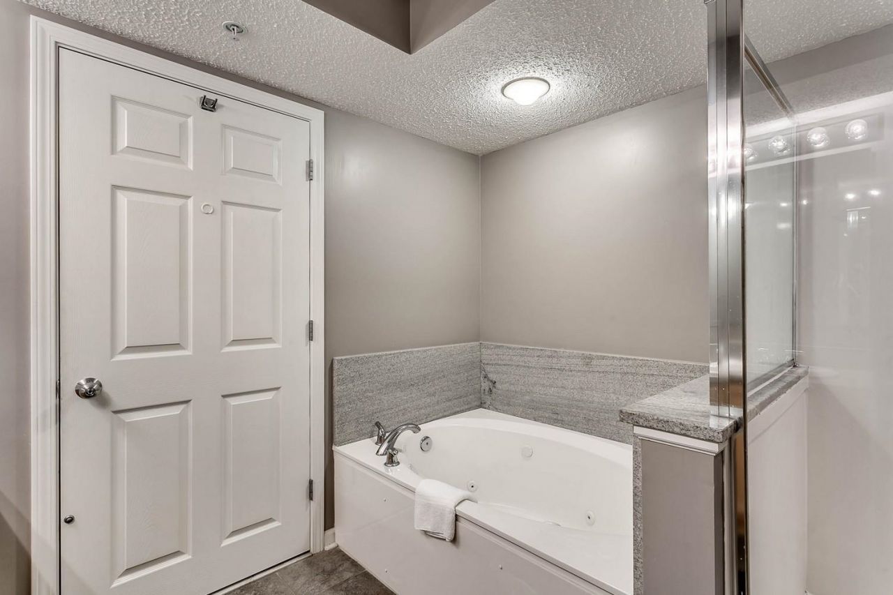 1401 S Ocean Blvd.  Photo 17
