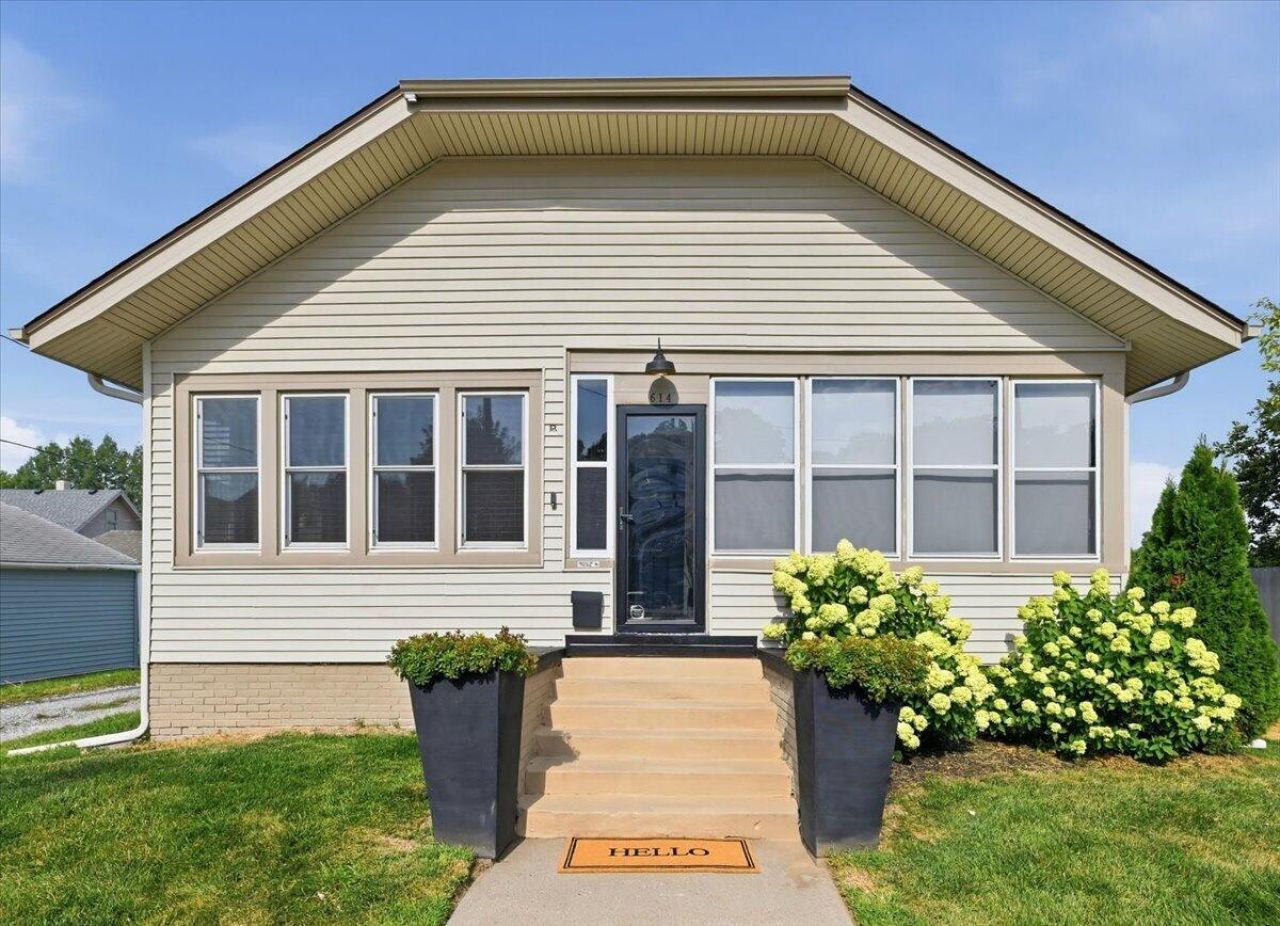 614 Curtis Street, Council Bluffs, IA 51503 Main Photo