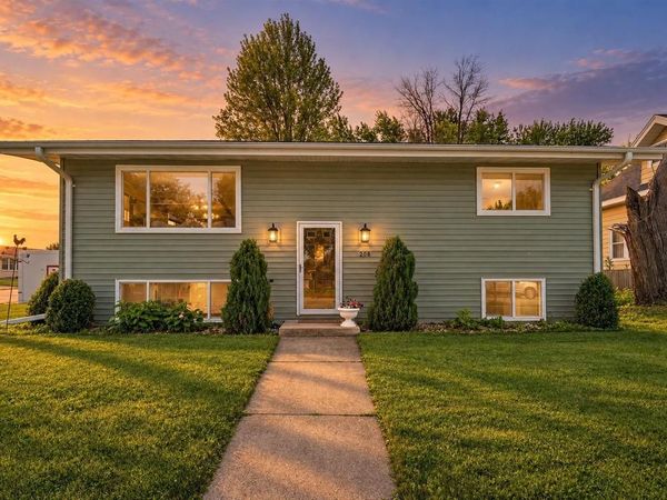 208 E BURDICK STREET, Black Creek, WI 54106