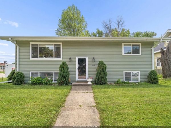 208 E BURDICK STREET, Black Creek, WI 54106