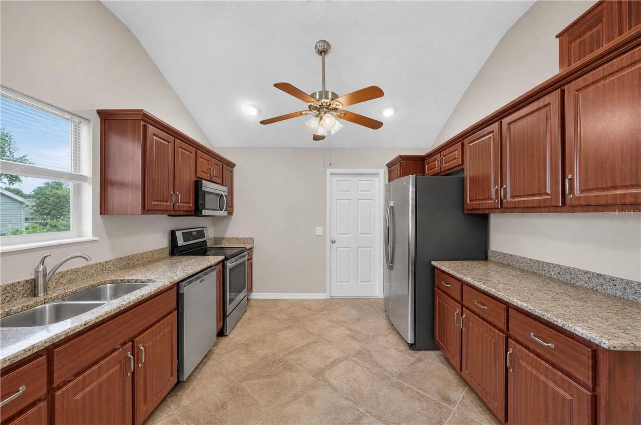313 Gonzales Place, Lady Lake, FL 32159 Photo