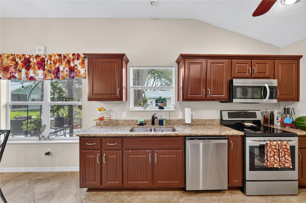 313 Gonzales Place, Lady Lake, FL 32159 Photo