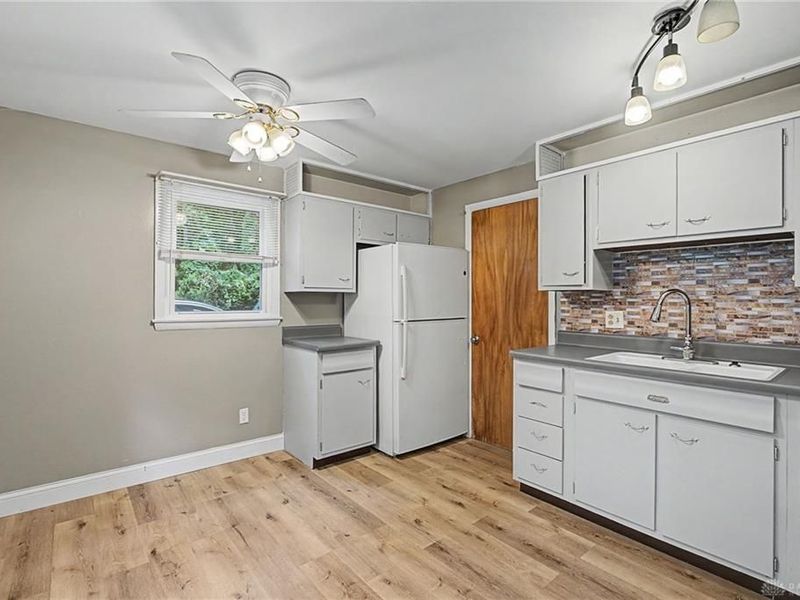 950 S Dixie Drive, Vandalia, OH 45377 Photo 52