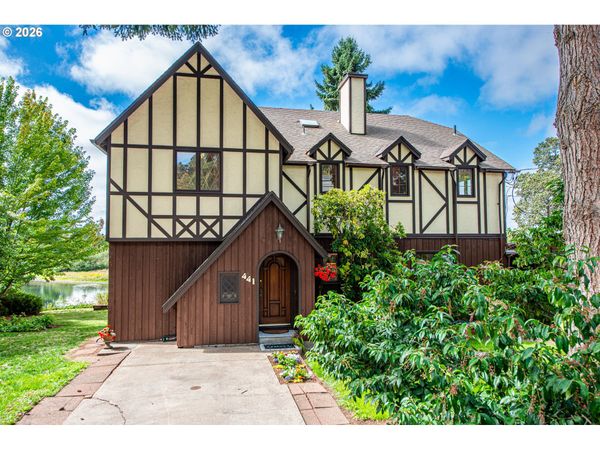 441 W D ST, Springfield, OR 97477