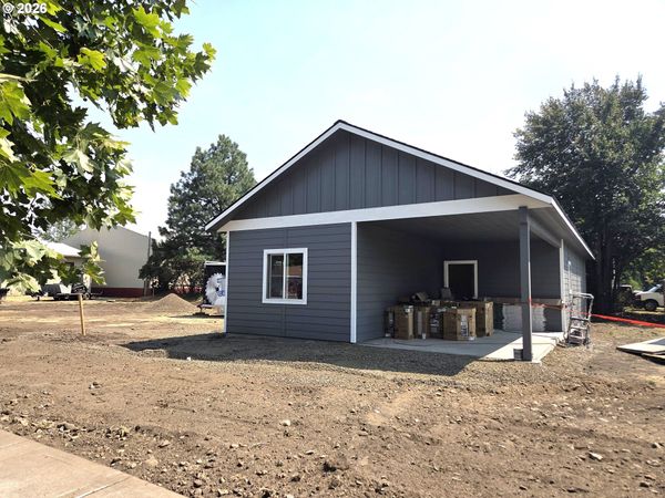 1102 Y AVE, La Grande, OR 97850