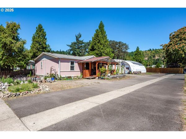 47507 SCHOOL ST, Oakridge, OR 97463