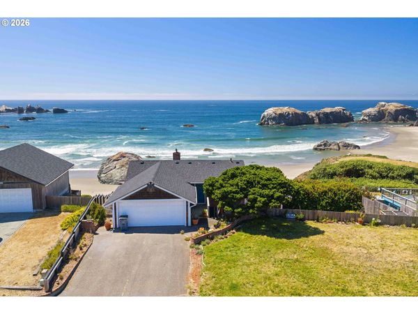 1370 BEACH LOOP DR, Bandon, OR 97411