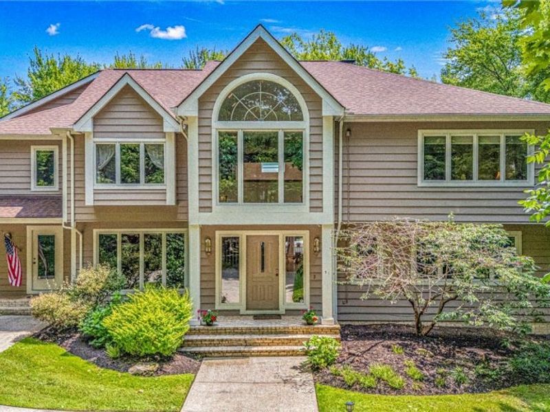 150 Sterncrest Drive, Moreland Hills, OH 44022 Photo 2