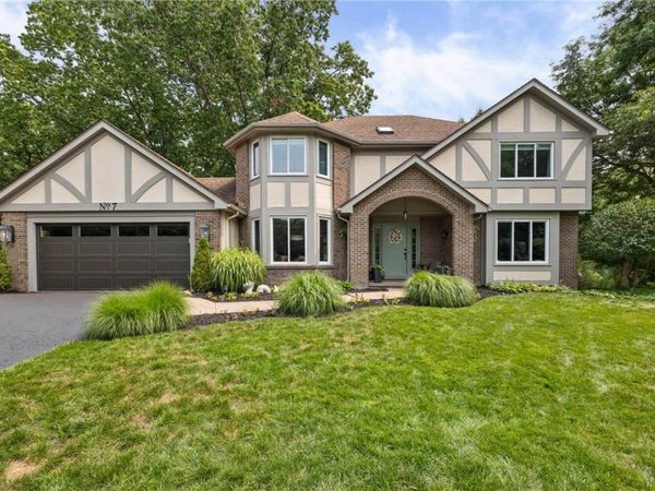 7 Touraine Court, Pittsford, NY 14534