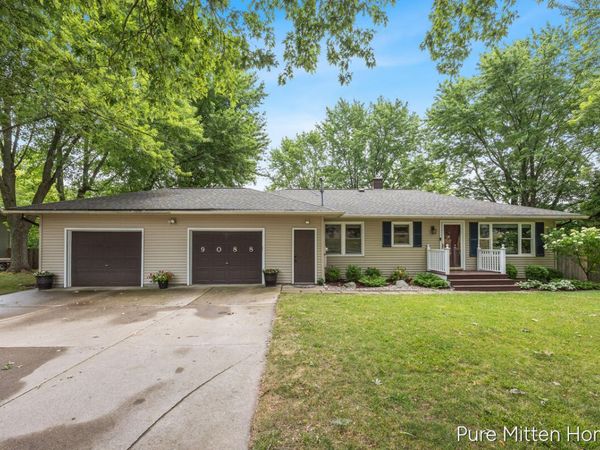 9088 Summit Avenue NE, Rockford, MI 49341
