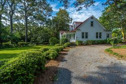685 Folly Road photo 4