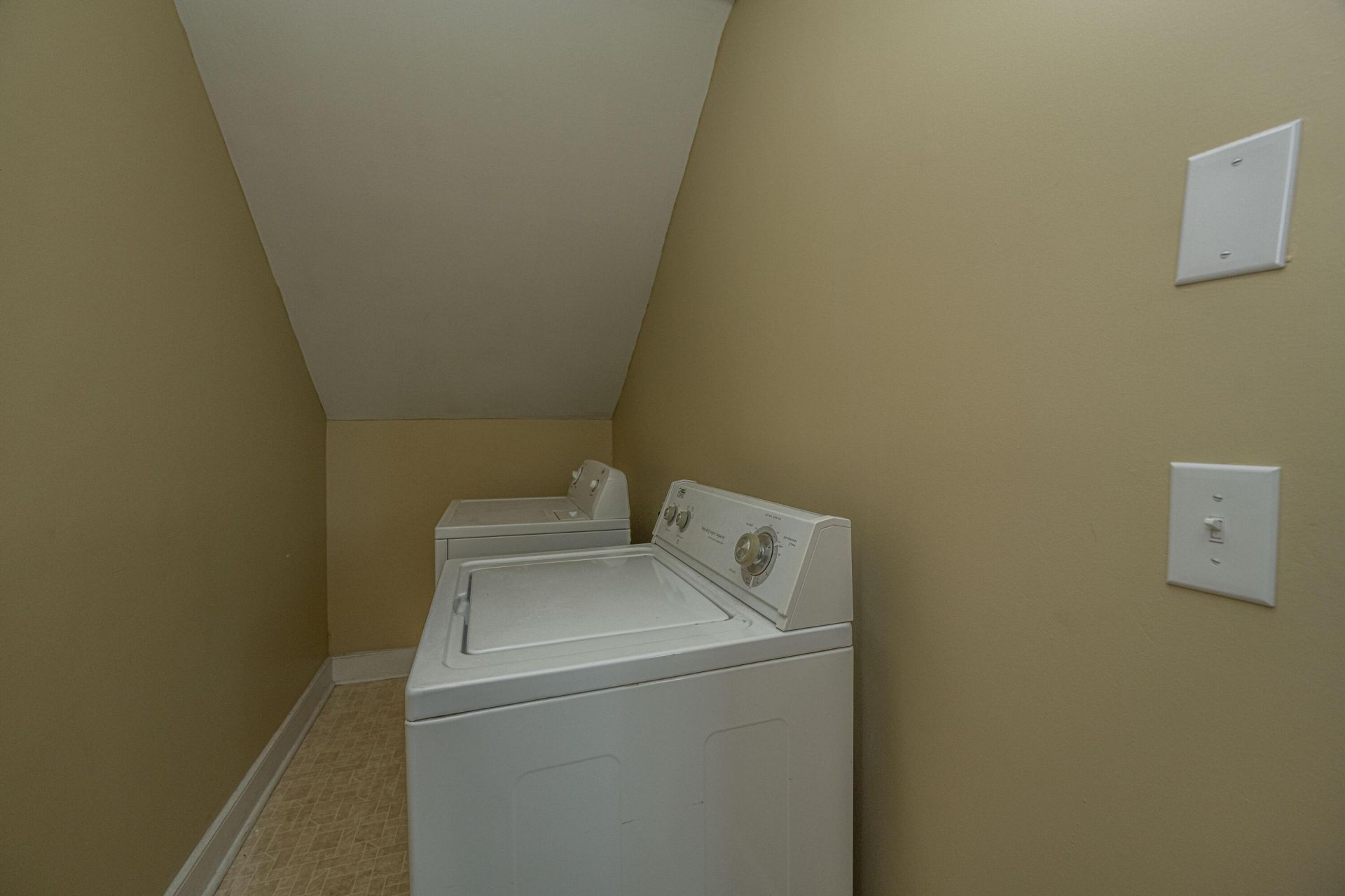 685 Folly Road Photo 30