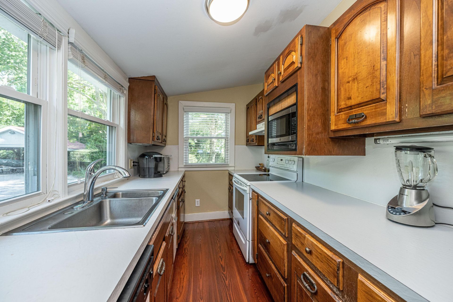 685 Folly Road Photo 4