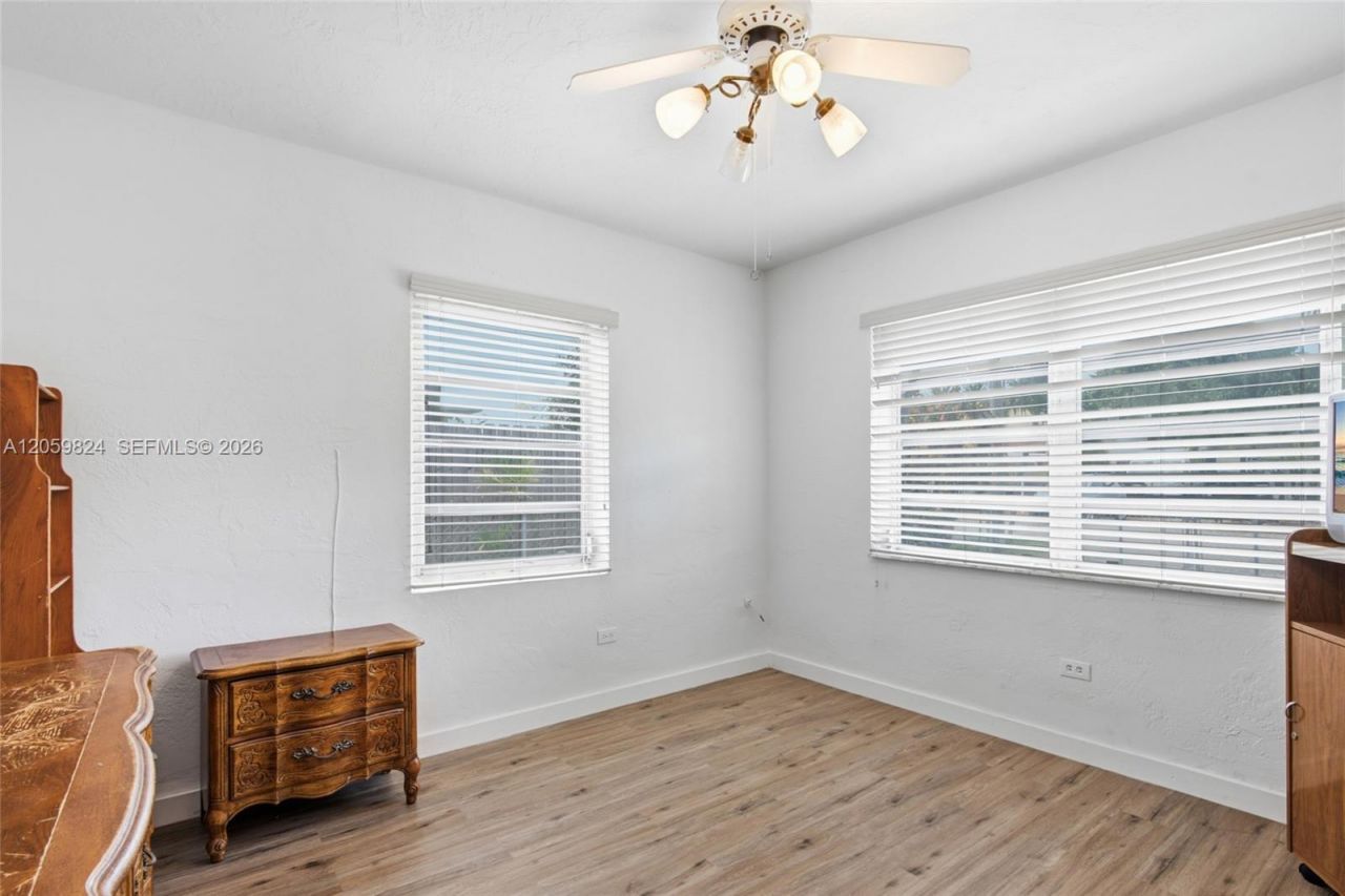 921 E 14 St , Hialeah, FL 33010 Photo