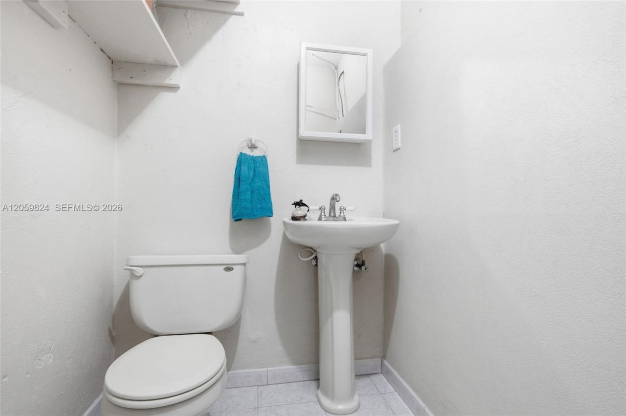 921 E 14 St , Hialeah, FL 33010 Photo