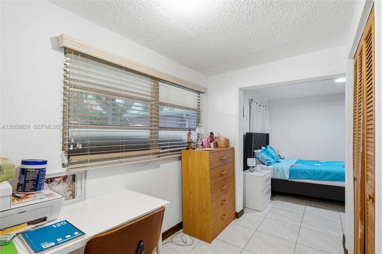 921 E 14 St , Hialeah, FL 33010 Photo