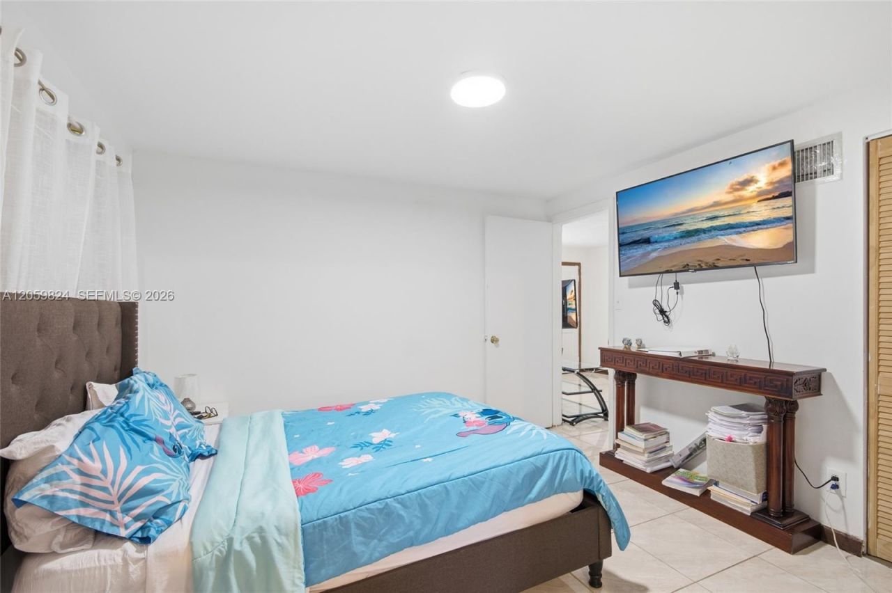 921 E 14 St , Hialeah, FL 33010 Photo