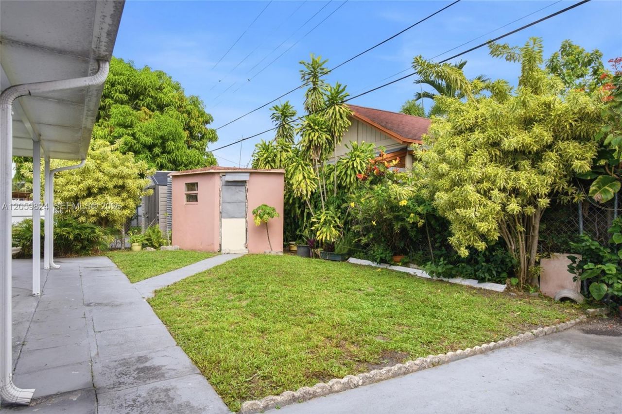 921 E 14 St , Hialeah, FL 33010 Photo