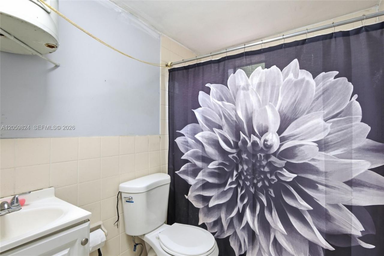 921 E 14 St , Hialeah, FL 33010 Photo