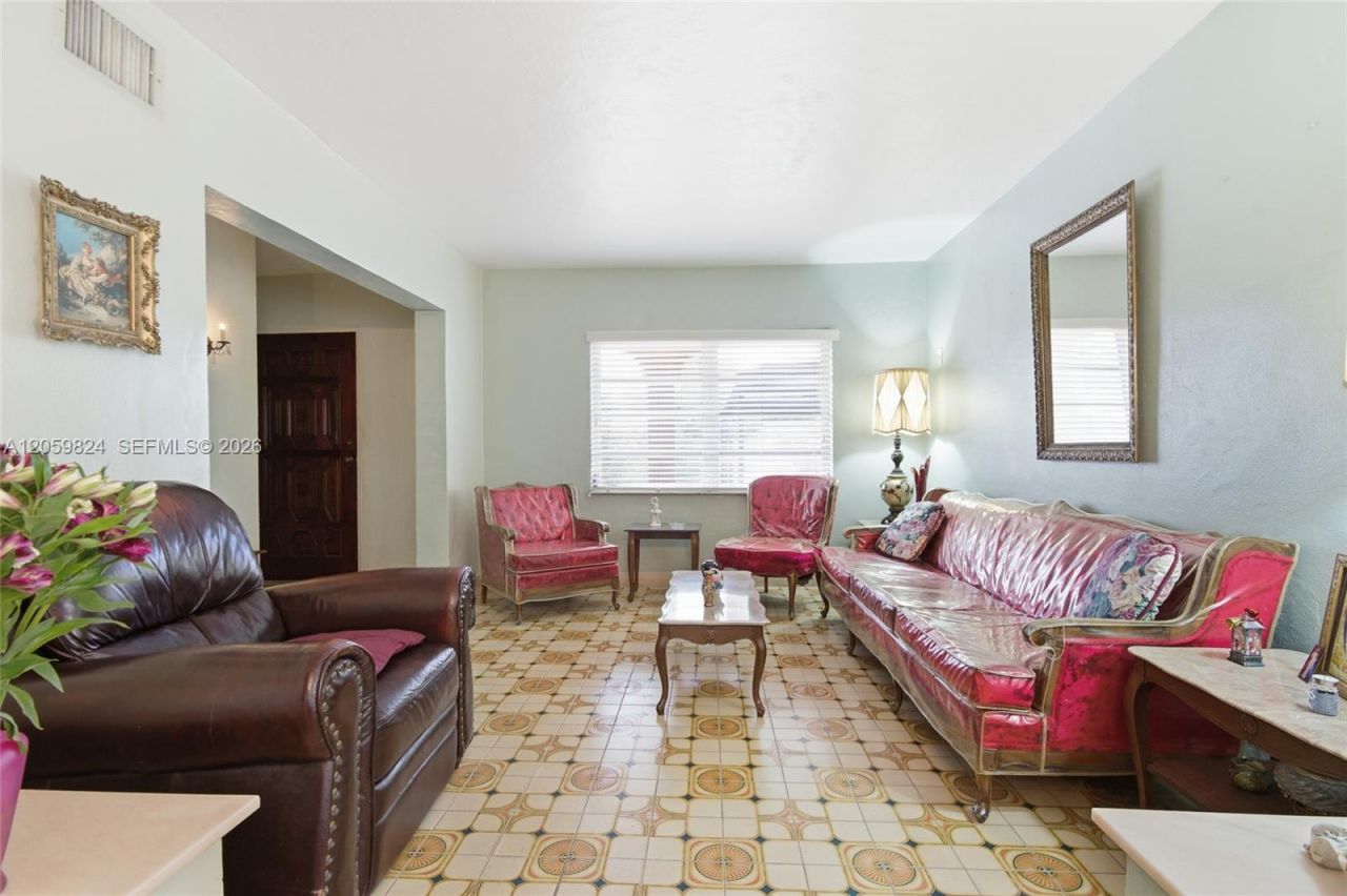 921 E 14 St , Hialeah, FL 33010 Photo