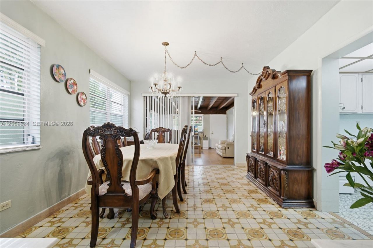 921 E 14 St , Hialeah, FL 33010 Photo