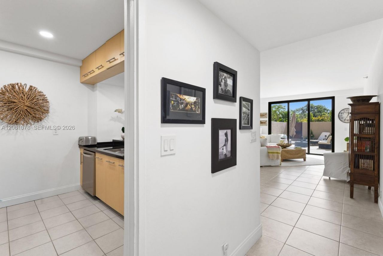 151 Crandon Blvd, Unit 127, Key Biscayne, FL 33149 Photo