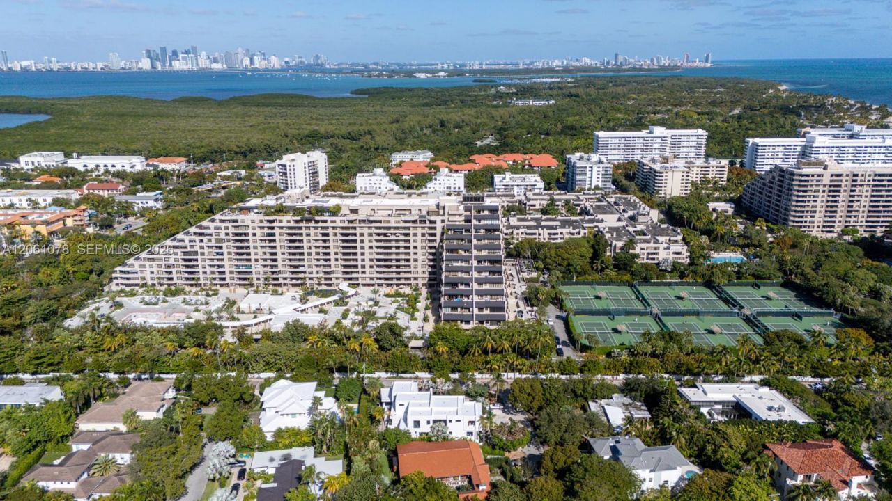 151 Crandon Blvd, Unit 127, Key Biscayne, FL 33149 Photo