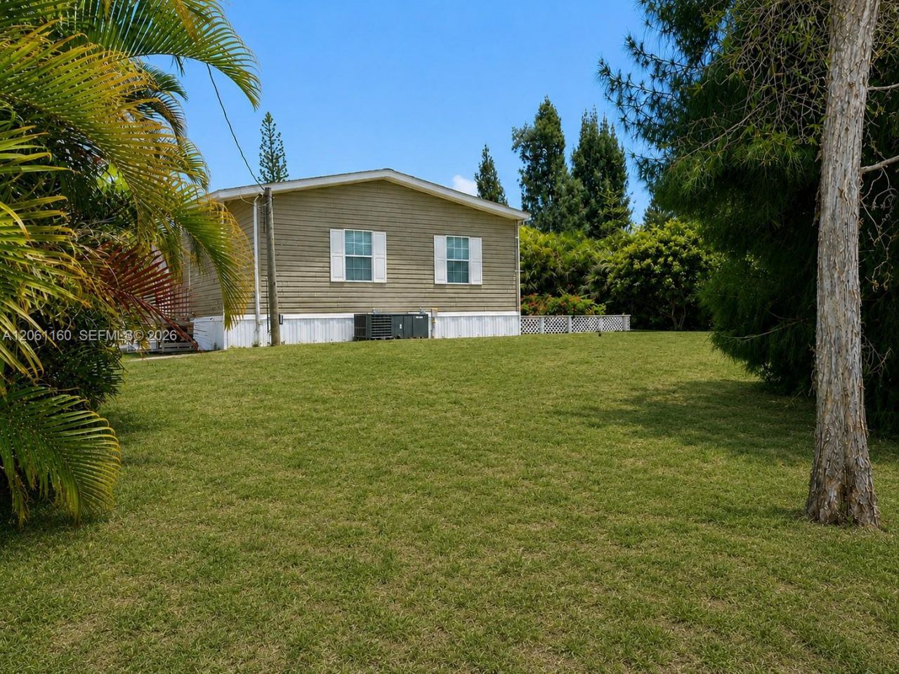 20472 Luettich Ln, Estero, FL 33928 Photo