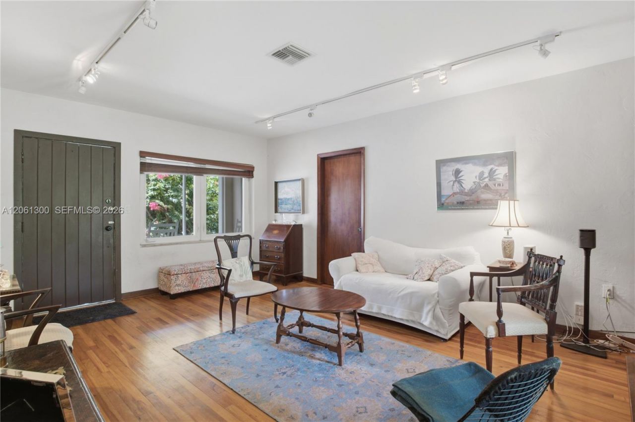 4152 Battersea Rd , Miami, FL 33133 Photo