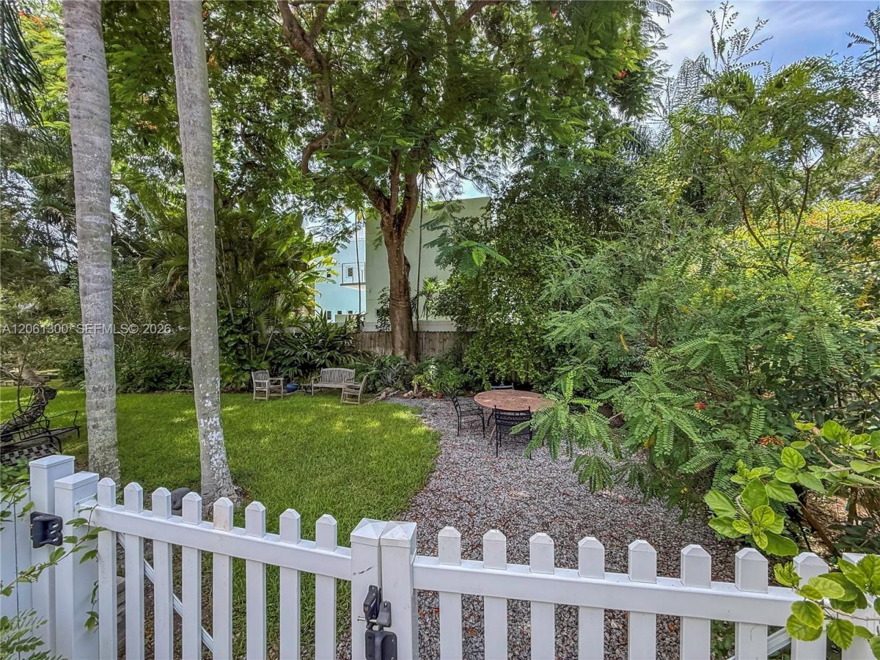 4152 Battersea Rd , Miami, FL 33133 Photo