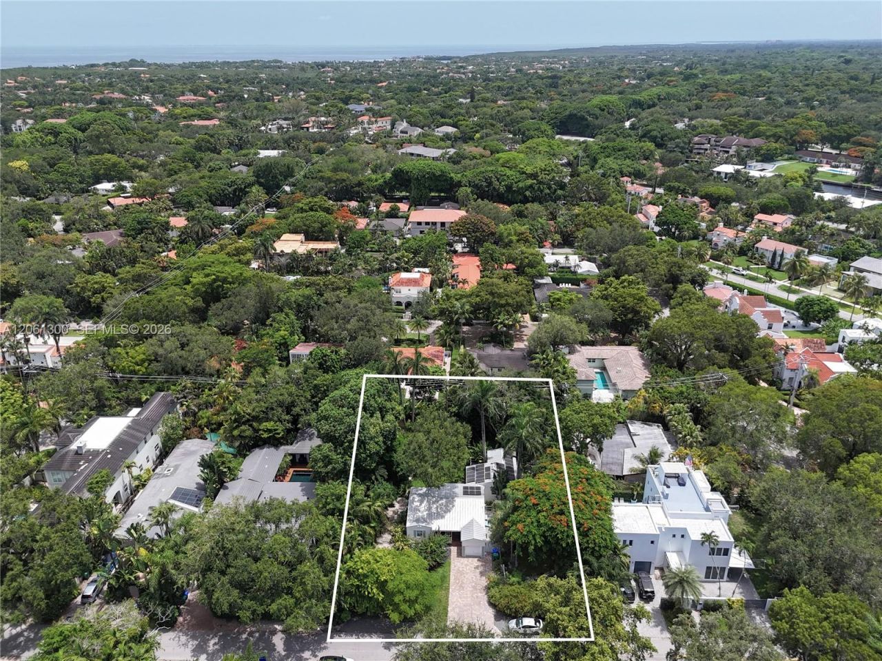4152 Battersea Rd , Miami, FL 33133 Photo