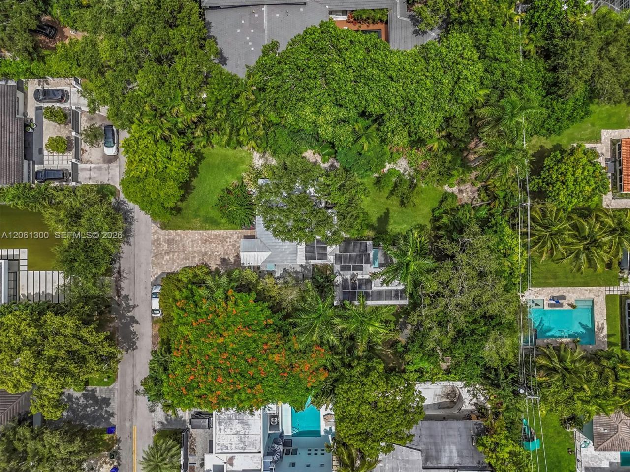 4152 Battersea Rd , Miami, FL 33133 Photo