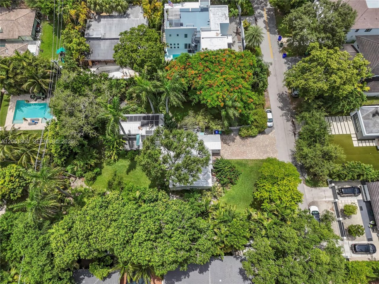 4152 Battersea Rd , Miami, FL 33133 Photo