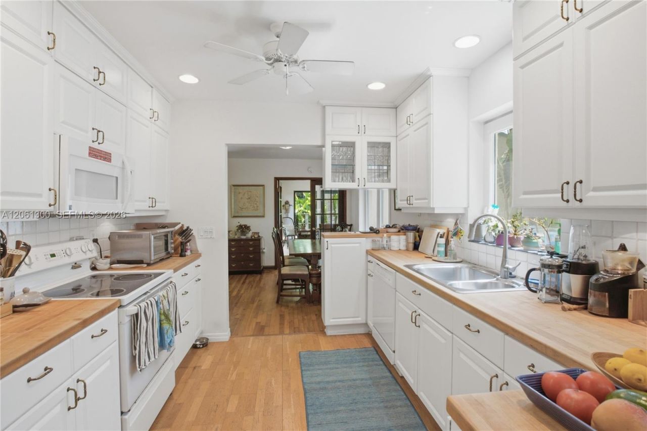 4152 Battersea Rd , Miami, FL 33133 Photo