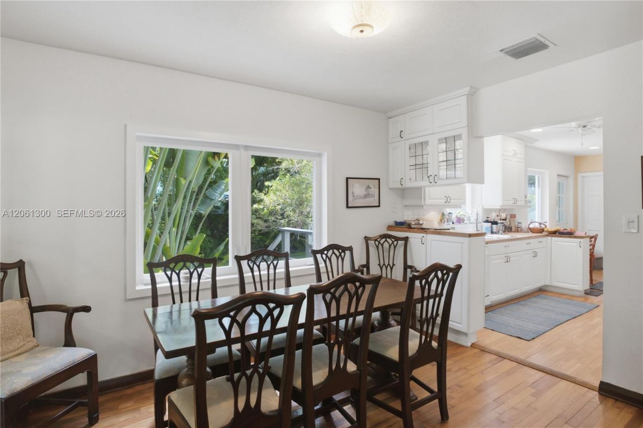 4152 Battersea Rd , Miami, FL 33133 Photo