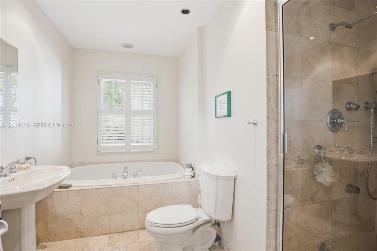 4152 Battersea Rd , Miami, FL 33133 Photo